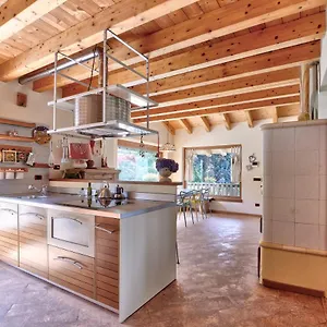 Chalet Con Piscina E Vista Panoramica, Colico